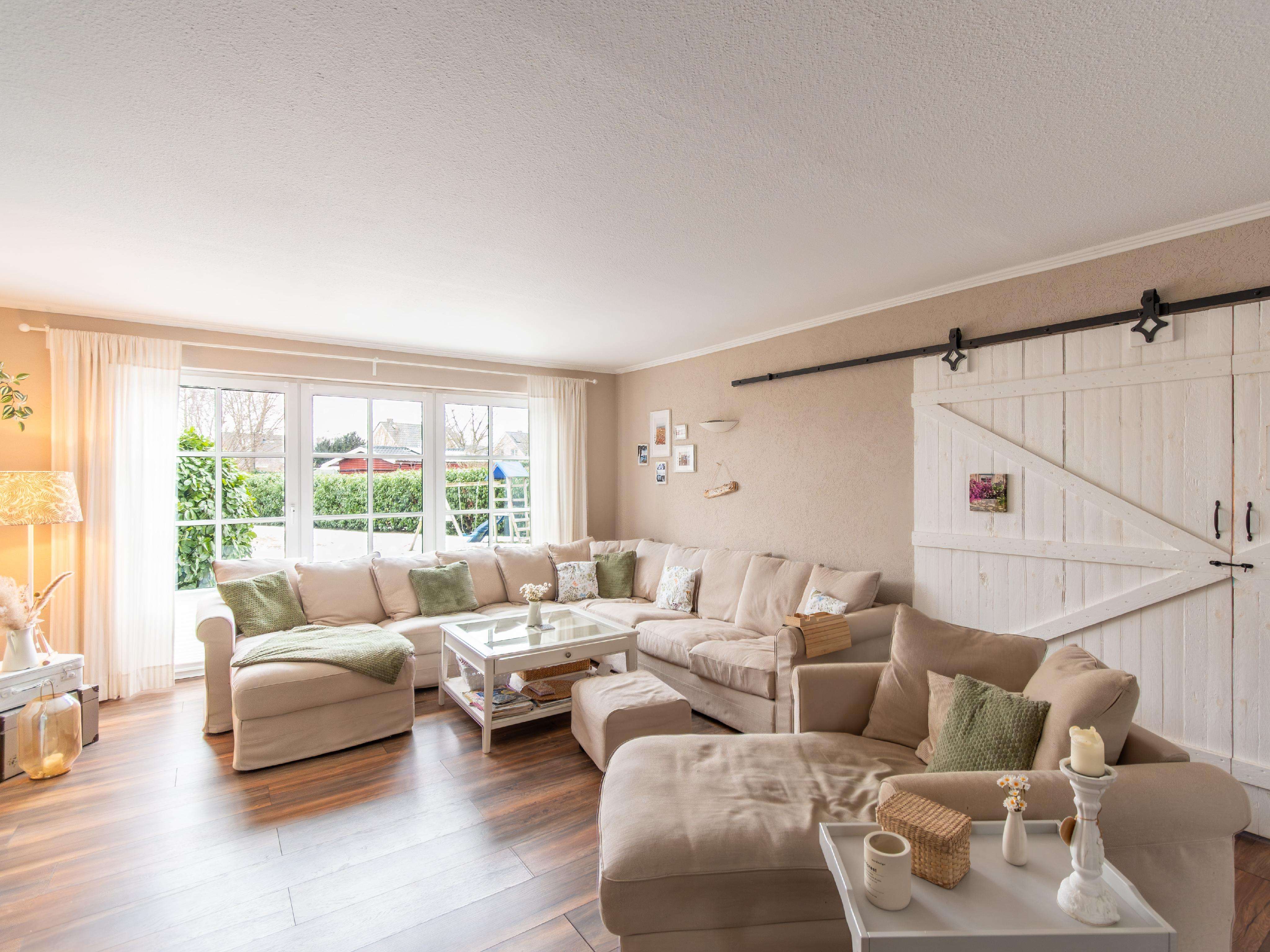 Immobilie in Stuvenborn - Exklusives Anwesen mit Einliegerwohnung, hauseigenem Irish Pub und zusätzlichem Baufenster - Bild 1