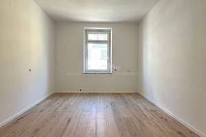 Helle 4-Zimmer-Altbauwohnung mit Balkon in Neuhausen – Die vollständige Adresse der Immobilie erhältst du vom Anbieter., 80634 Neuhausen, München – Vorschaubild 2