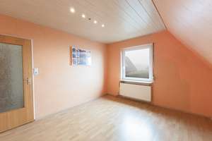 Einfamilienhaus mit 109 m² Wohnfläche, großem Grundstück und modernisierten Fenstern – Die vollständige Adresse der Immobilie erhältst du vom Anbieter., 25379 Herzhorn – Vorschaubild 18