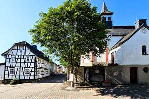 Repräsentatives Fachwerkhaus mit besonderem Charme in Sinzig - Koisdorf – Die vollständige Adresse der Immobilie erhältst du vom Anbieter., 53489 Sinzig – Vorschaubild 2