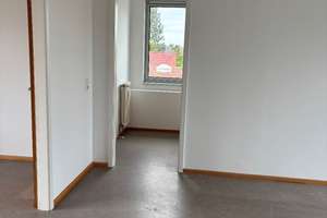2-Zimmer-Wohnung mit Dachterrasse und neuer Einbauküche – Kasperstraße 37, 12542 Altglienicke, Berlin – Vorschaubild 3