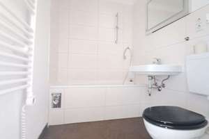 *helle* 3-Zimmer-Wohnung - WG geeignet – staßfurter str 21, 6132 Silberhöhe, Halle (Saale) – Vorschaubild 3