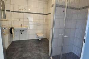 Viel Platz für die große Familie! Zweifamilienhaus in zentraler Lage mit PKW- Stellplätzen! – Die vollständige Adresse der Immobilie erhältst du vom Anbieter., 42655 Solingen-Mitte, Solingen – Vorschaubild 12