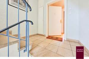 Halbhöhenlage S-Nord: Großzügige 4-Zi.-Wohnung, 2 Balkone, Parkett & Einbauküche +++ – Azenbergstraße 34, 70175 Relenberg, Stuttgart – Vorschaubild 4