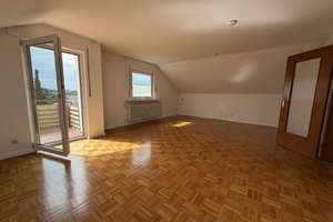 Hübsche 3 Zi- DG Wohnung mit EBK, Balkon und Einzelgarage in Leutenbach – Die vollständige Adresse der Immobilie erhältst du vom Anbieter., 71397 Leutenbach – Vorschaubild 2