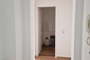 BIK: RENOVIERTE HELLE 2-ZIMMER-WOHNUNG UNTERHALB DER HARDT-ANLAGEN! – Gartenstraße 48, 42107 Elberfeld, Wuppertal – Vorschaubild 3