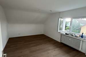 Großzügige 4-Zimmer-DG-Wohnung (110 m²) mit Garage und Einbauküche – Rosenrotweg 19, 70567 Möhringen-Süd, Stuttgart – Vorschaubild 5