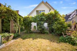 Familienfreundliche Doppelhaushälfte mit Wintergarten in Wellingsbüttel – Die vollständige Adresse der Immobilie erhältst du vom Anbieter., 22391 Wellingsbüttel, Hamburg – Vorschaubild 3