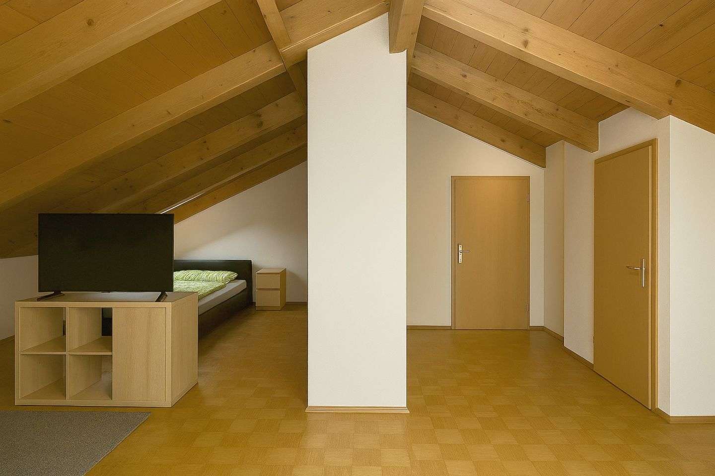 Immobilie in Ohlstadt - Ohlstadt: Gemütliches Dachgeschoss-Appartement mit Balkon, vermietet - Bild 1