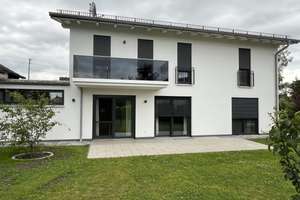 Neues Kapitel in Neuching: Helle möblierte 2-Zimmer-Wohnung mit Terrasse