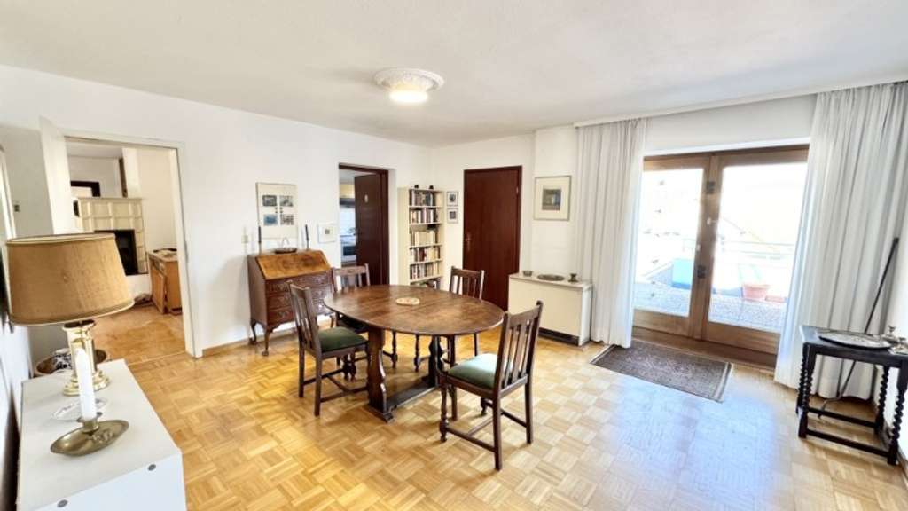 Immobilie in Eltville am Rhein - * Eltville: Attraktive 6-Zimmer-Wohnung in gefragter Lage inkl. vermietetem Apartment * - Bild 1