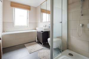 Design trifft Lage: Modernes Endreihenhaus in Hamburgs Premiumlage – Die vollständige Adresse der Immobilie erhältst du vom Anbieter., 22337 Ohlsdorf, Hamburg – Vorschaubild 6