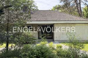 Zeitlos schön: Bungalow mit Geschichte und Zukunft – Die vollständige Adresse der Immobilie erhältst du vom Anbieter., 50996 Hahnwald, Köln – Vorschaubild 1