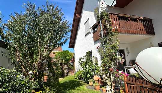 Bild von Eindrucksvolles Haus mit Wintergarten, Swimmingpool, Sauna, Kamin & Doppelgarage