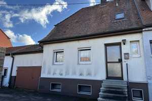 DOPPELHAUSHÄLFTE MIT GROSSEM GARTEN – Heilbronn (Kreis) – Vorschaubild 1