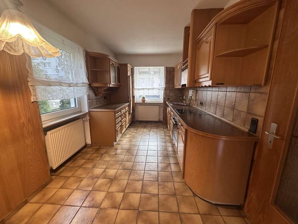 Immobilie in Elsenfeld - Herrlicher Ausblick und ruhige Lage ... Einfamilienhaus mit viel Platz zum Ausbreiten! - Bild 2