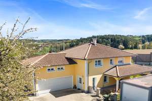 Modernes Einfamilienhaus im Toskana-Stil mit Pool