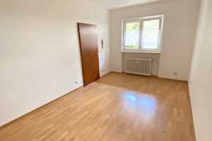 Renovierte 2-ZKB Single Wohnung mit EBK und Terrasse
