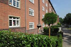 TOP-Lage: Kernsanierter Altbau mit Aufzug und Sonnenbalkon