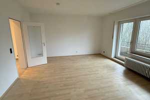 Teilweise renoviert! 2-Zimmerwohnung in Wuppertal-Oberbarmen mit Balkon – Gennebrecker Straße 140b, 42279 Wuppertal – Vorschaubild 3