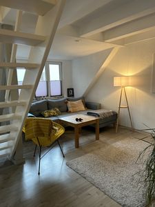Helle Dachgeschosswohnung in Potsdam-Babelsberg sucht neue Mieter.