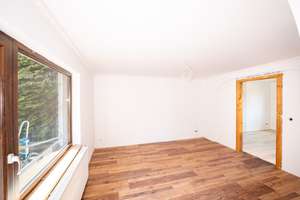 Wohnhaus mit ELW und großem Grundstück – Die vollständige Adresse der Immobilie erhältst du vom Anbieter., 56459 Berzhahn – Vorschaubild 9