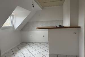 FÜR AUFSTEIGER GUT AUFGETEILTE WOHNUNG