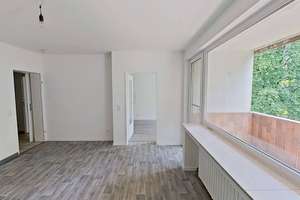 **2 NKM FREI** Große 3-Zimmer-Wohnung mit sonnigem BALKON und durchdachtem Grundriss in Duisburg-... – Lüneburger Str. 40, 47167 Neumühl, Duisburg – Vorschaubild 3