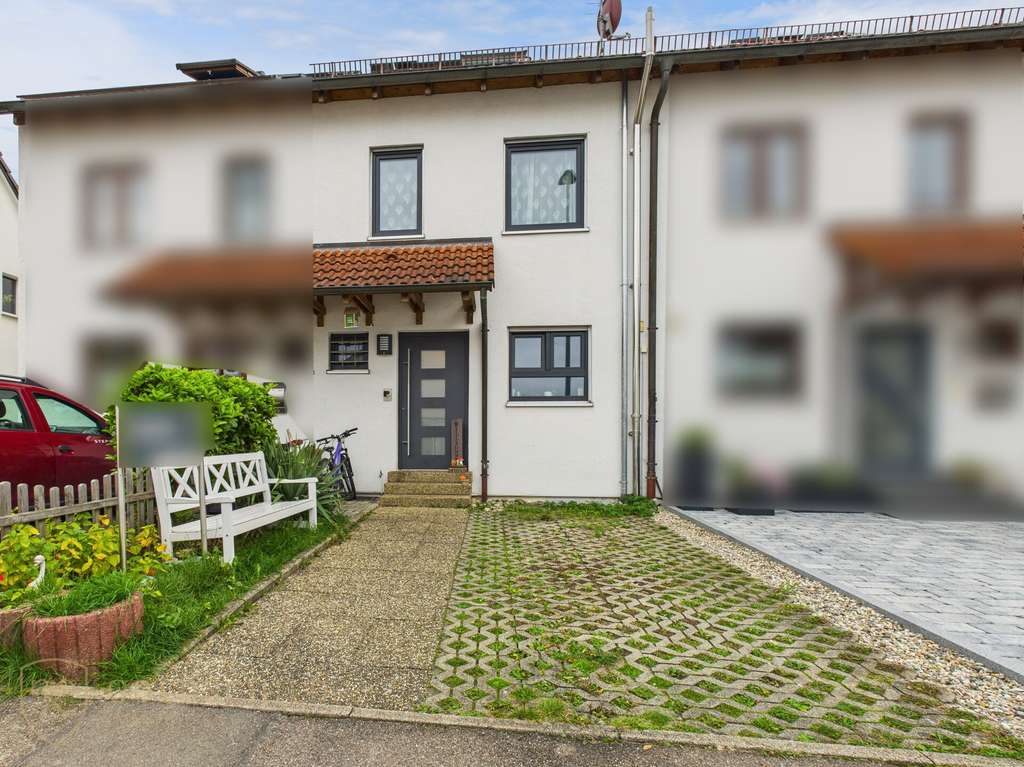Ihr Zuhause wartet - Reihenmittelhaus mit schönem Außenbereich in beliebter Lage von Jesingen