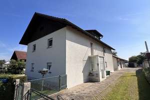 gepflegtes 2 Fam. Haus mit Garagen und Büro – Die vollständige Adresse der Immobilie erhältst du vom Anbieter., 94060 Pocking – Vorschaubild 2