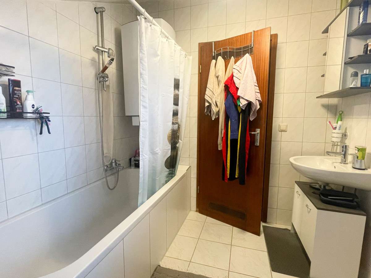 Immobilie in Riederich - Attraktive 2,5-Zimmer Wohnung mit Dachterrasse und Weitblick in Riederich - Bild 0