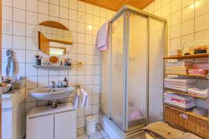 Viel Platz für Familie, Generationen oder Vermietung – Wohnhaus mit Einliegerwohnung ! – Die vollständige Adresse der Immobilie erhältst du vom Anbieter., 26556 Westerholt – Vorschaubild 15
