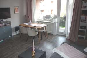 HH-Billstedt, große 1-Zi-Whg. in gepflegter, ruhiger Umgebung m. Balkon, Laminat, Küche u. Vollbad !