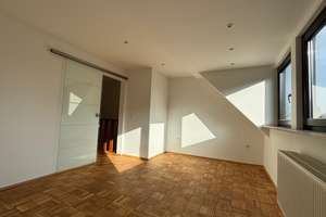 Gepflegtes Reihenhaus im Split-Level-Design mit 5 Zimmern in Essen-Frintrop – Die vollständige Adresse der Immobilie erhältst du vom Anbieter., 45359 Frintrop, Essen – Vorschaubild 23