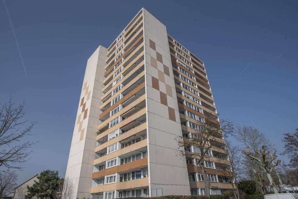 Immobilie in Maintal - Gut vermietete 2ZKB mit Stellplatz in sehr gepflegtem MFH am Feldrand. Käuferprovisionsfrei! - Bild 1