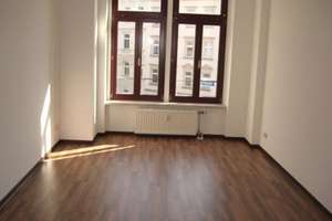 Großzügige 2-Zimmer mit Wannenbad und Laminat im Zentrum – Müllerstraße 26, 9113 Schloßchemnitz, Chemnitz – Vorschaubild 2