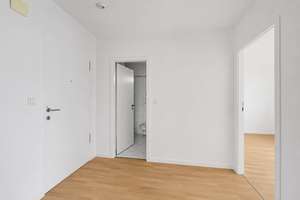 Helle 2-Zimmer-Wohnung mit großem Balkon - Ihr neues zu Hause über den Dächern Münchens – Die vollständige Adresse der Immobilie erhältst du vom Anbieter., 81369 Mittersendling, München – Vorschaubild 2