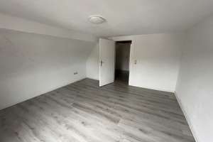 Einfamilienhaus mit Charme – renoviert, ausbau- und förderfähig – Die vollständige Adresse der Immobilie erhältst du vom Anbieter., 66978 Leimen – Vorschaubild 2