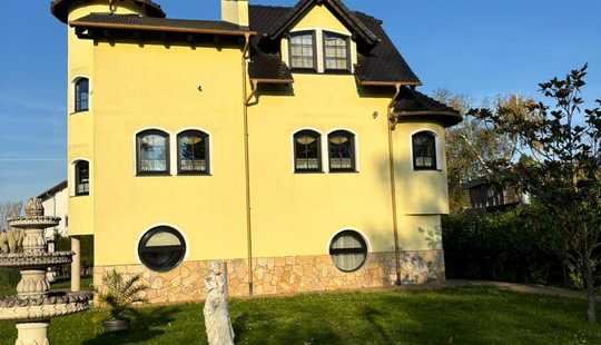 Bild von EIN KLEINES SCHLOSS & OASE  DER RUHE