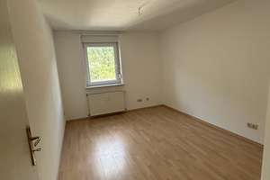 Viel Platz für Ihre Ideen: 4-Zimmer-Wohnung in Bad Münster am Stein-Ebernburg – Berliner Straße 33, 55583 Bad Münster am Stein-Ebernburg – Vorschaubild 8