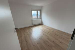 Kernsanierte 3-Zimmer-Wohnung mit Dachterrasse in Stuttgart-Untertürkheim – Sattelstraße 85, 70327 Untertürkheim (Ortsteil), Stuttgart – Vorschaubild 9