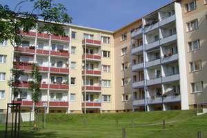 Helle Erdgeschosswohnung mit Balkon ab Frühjahr verfügbar – Yorckstr. 40a, 9130 Yorckgebiet, Chemnitz – Vorschaubild 2