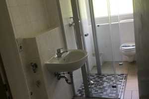 Senioren aufgepasst! Praktische 2-Zimmer-Wohnung mit Dusche und Balkon! – Falkenstr. 9, 1067 Dresden – Vorschaubild 4