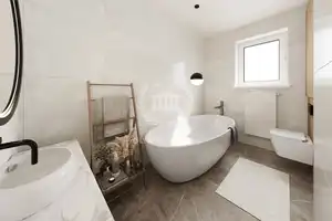 RESERVIERT!: Familienidylle in Nittendorf: Einfamilienhaus mit Garten und Umbaupotenzial! – Regensburg (Kreis) – Vorschaubild 8