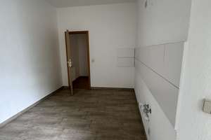 Frisch renovierte 2-ZKB mit Balkon und Fensterbad mit Eckwanne und Dusche – Helmstedter Straße 27, 39112 Sudenburg, Magdeburg – Vorschaubild 18