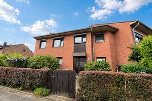 Familienfreundliches Reihenendhaus mit Terrasse und Balkon und Garten
