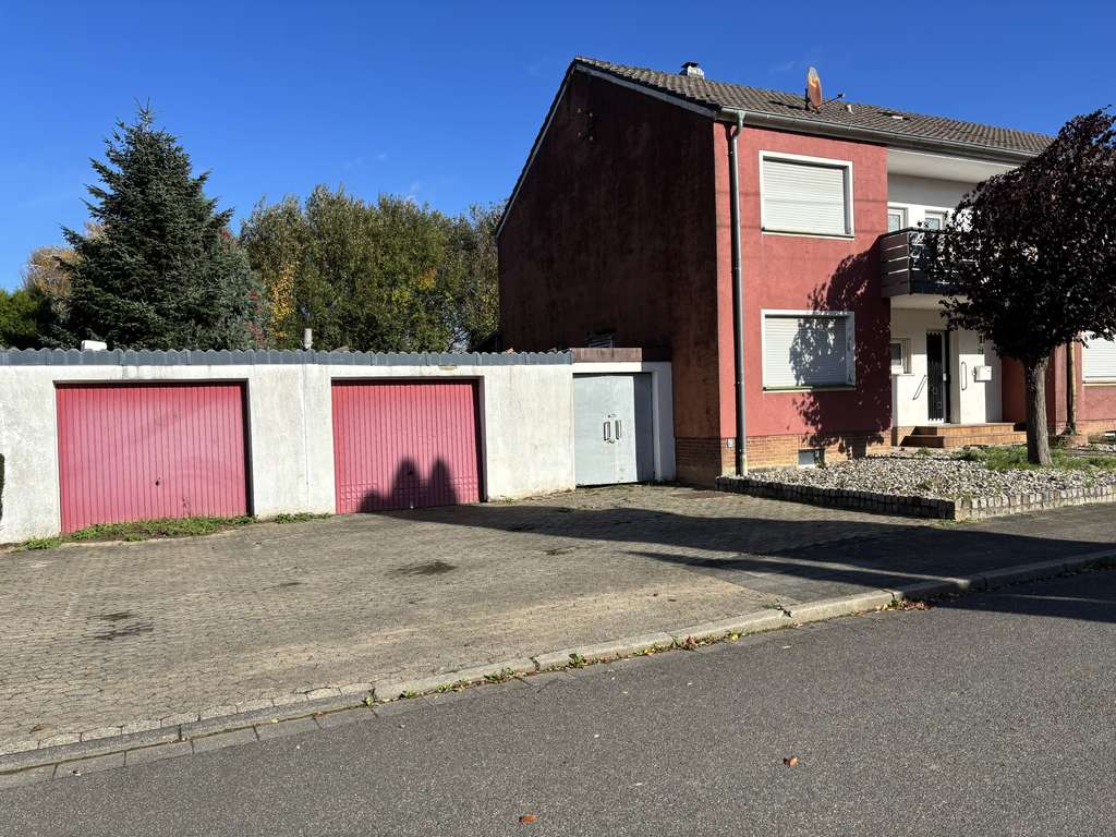 Immobilie in Erkelenz - Zweifamilienhaus mit Doppelgarage - Bild 1