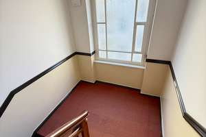 Bezugsfreie, möblierte und frisch renovierte 2 Zimmer Altbau-Wohnung mit Balkon - am Ku´Damm – Die vollständige Adresse der Immobilie erhältst du vom Anbieter., 10711 Halensee, Berlin – Vorschaubild 33