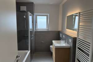 Erstbezug | exklusive 2,5-Zimmer Wohnung | Einbauküche | Balkon | Einzelgarage | ER-Zentrum – Anton-Bruckner-Straße 8, 91052 Röthelheim, Erlangen – Vorschaubild 2
