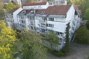 Helle und sonnige 4-Zimmer-Wohnung mit 2 Garagen in gepflegter Wohnanlage!